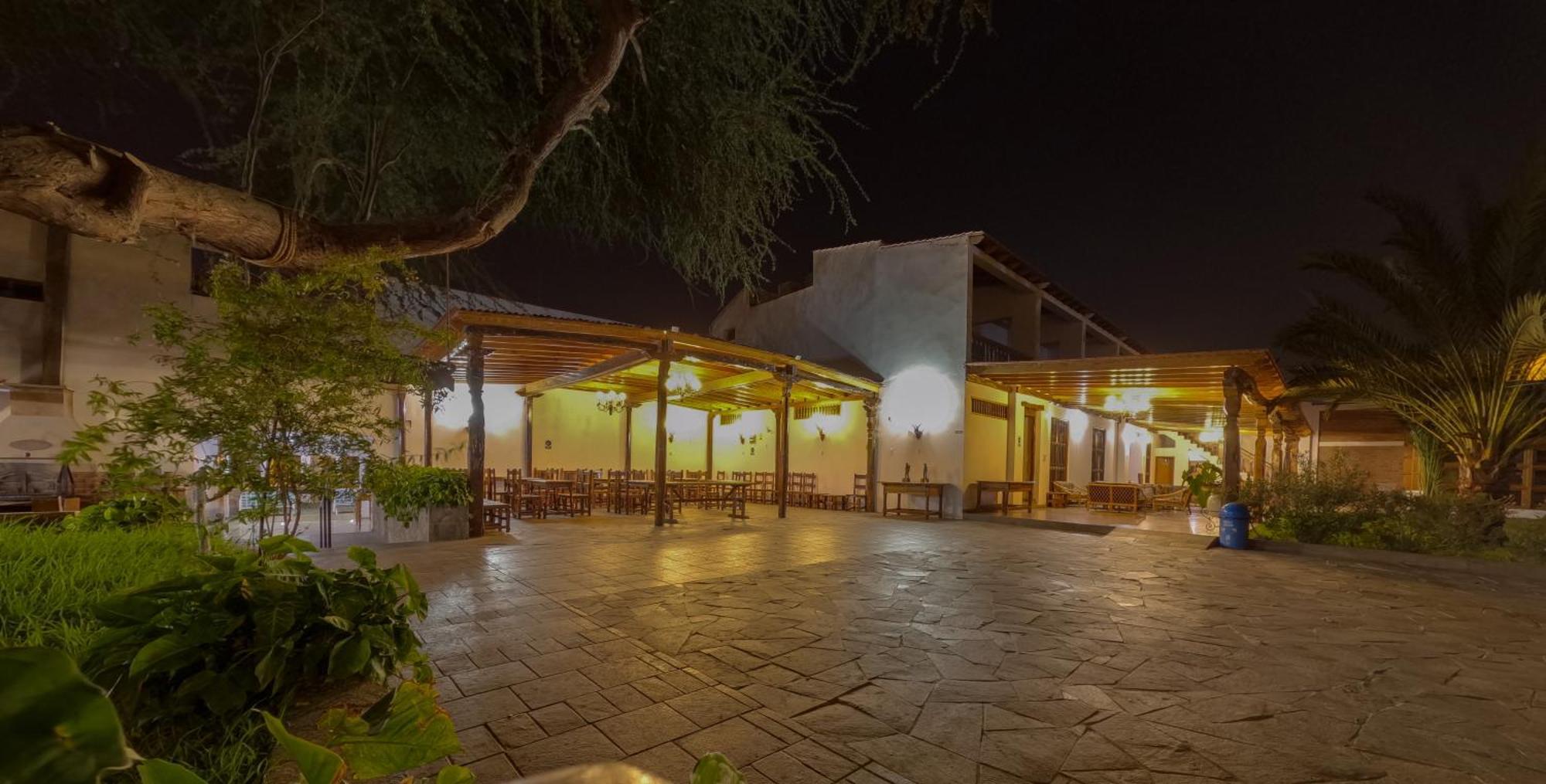 Hotel El Huarango Ica Esterno foto