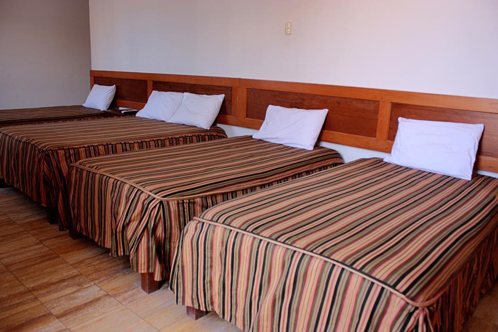 Hotel El Huarango Ica Esterno foto